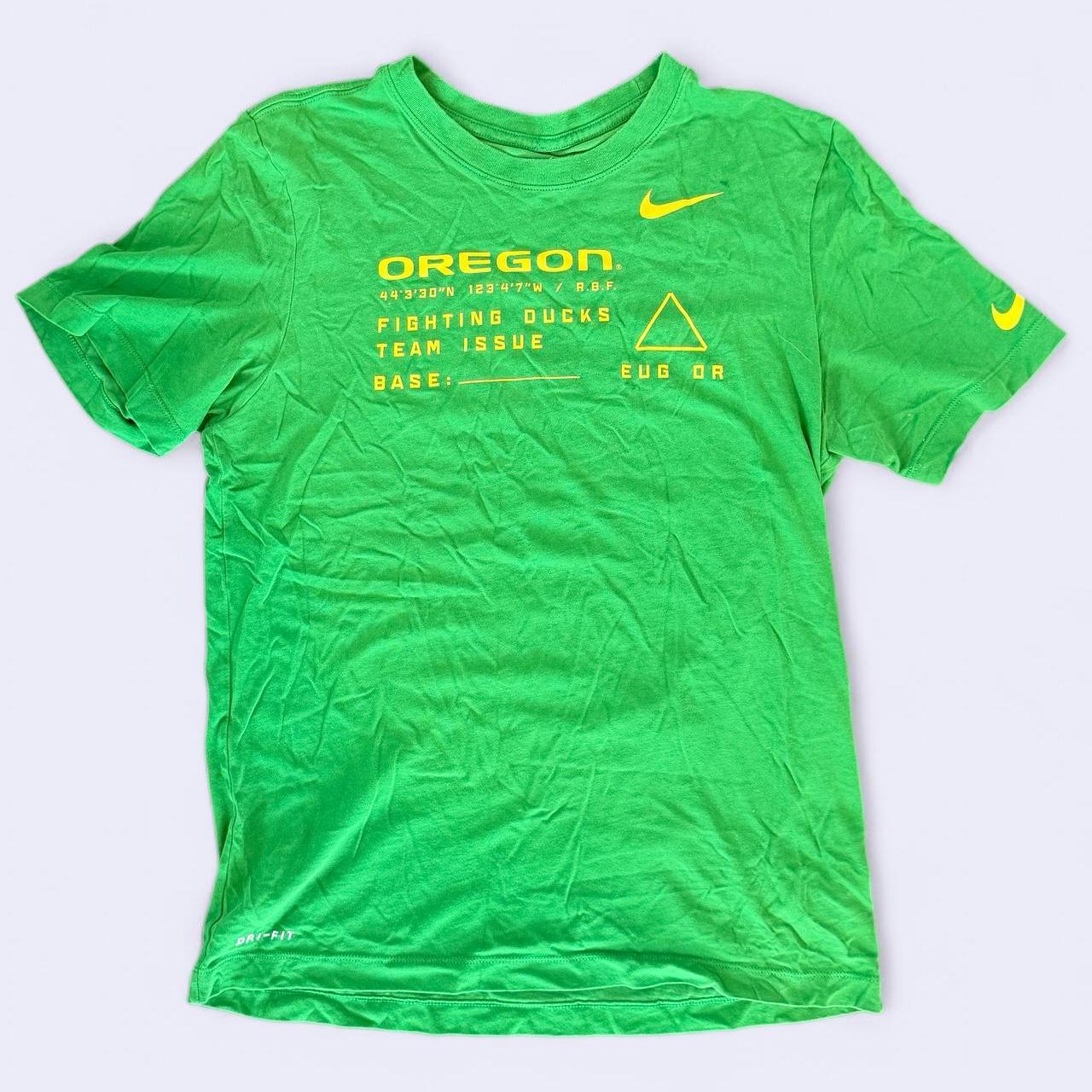 تيشيرتات نايكي خضراء للرجال