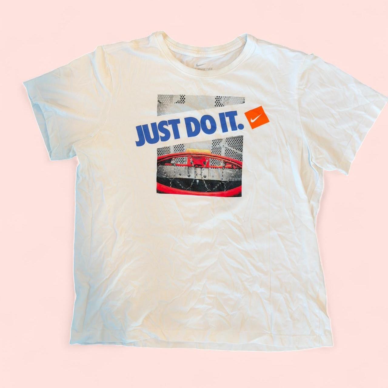 Nike Men's white T-shirts