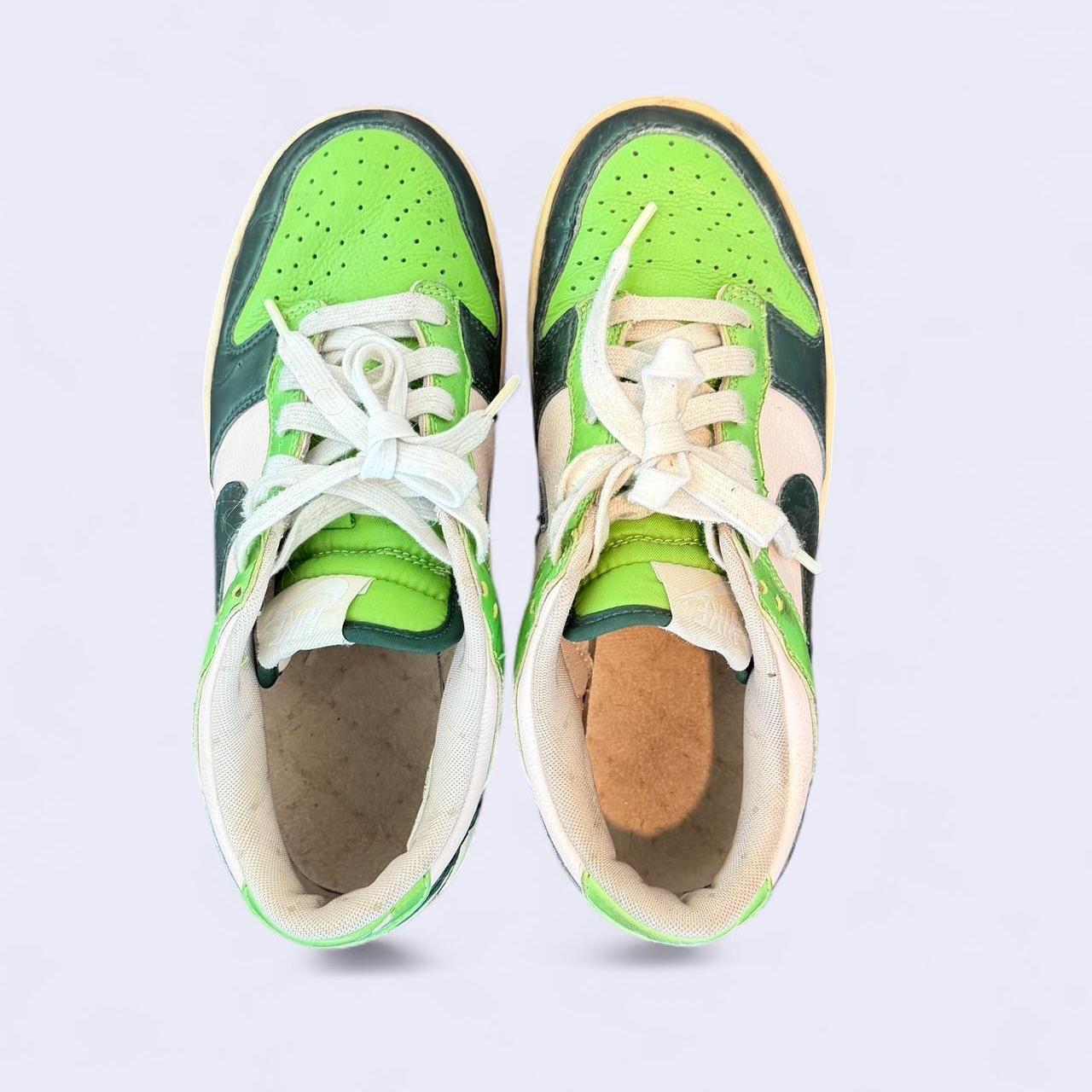 Nike Women's green multi Trainers