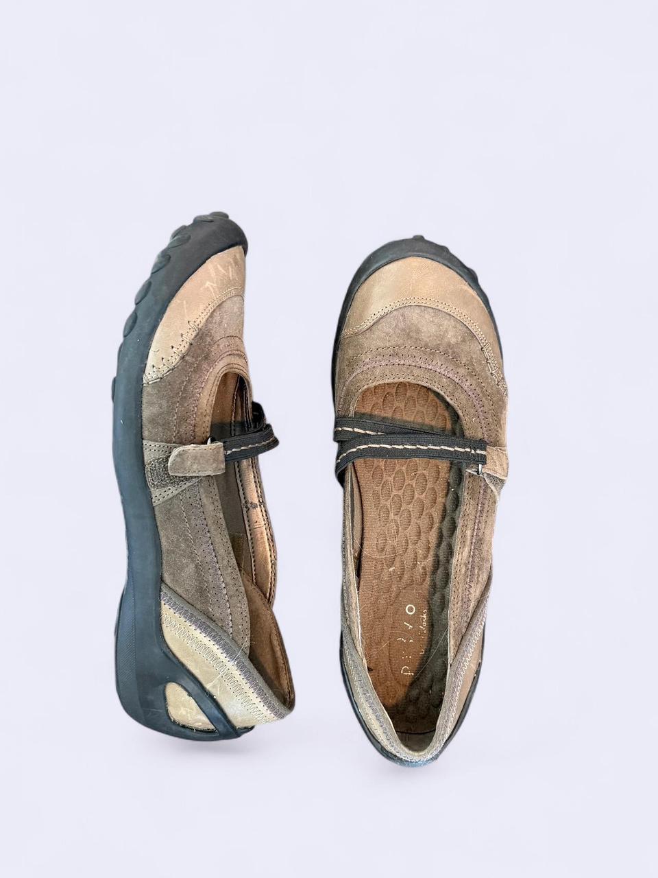 Vintage Privo by Clarks Suede Mary Jane Flats