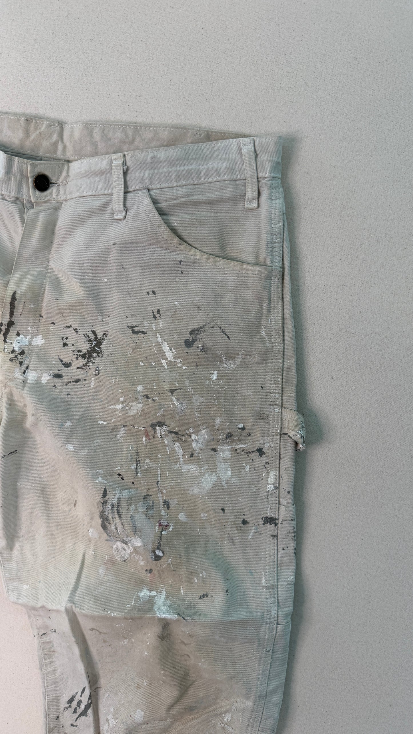 Vintage Paint Splatter Carpenter Jeans – White Distressed Workwear Denim (Size 36)