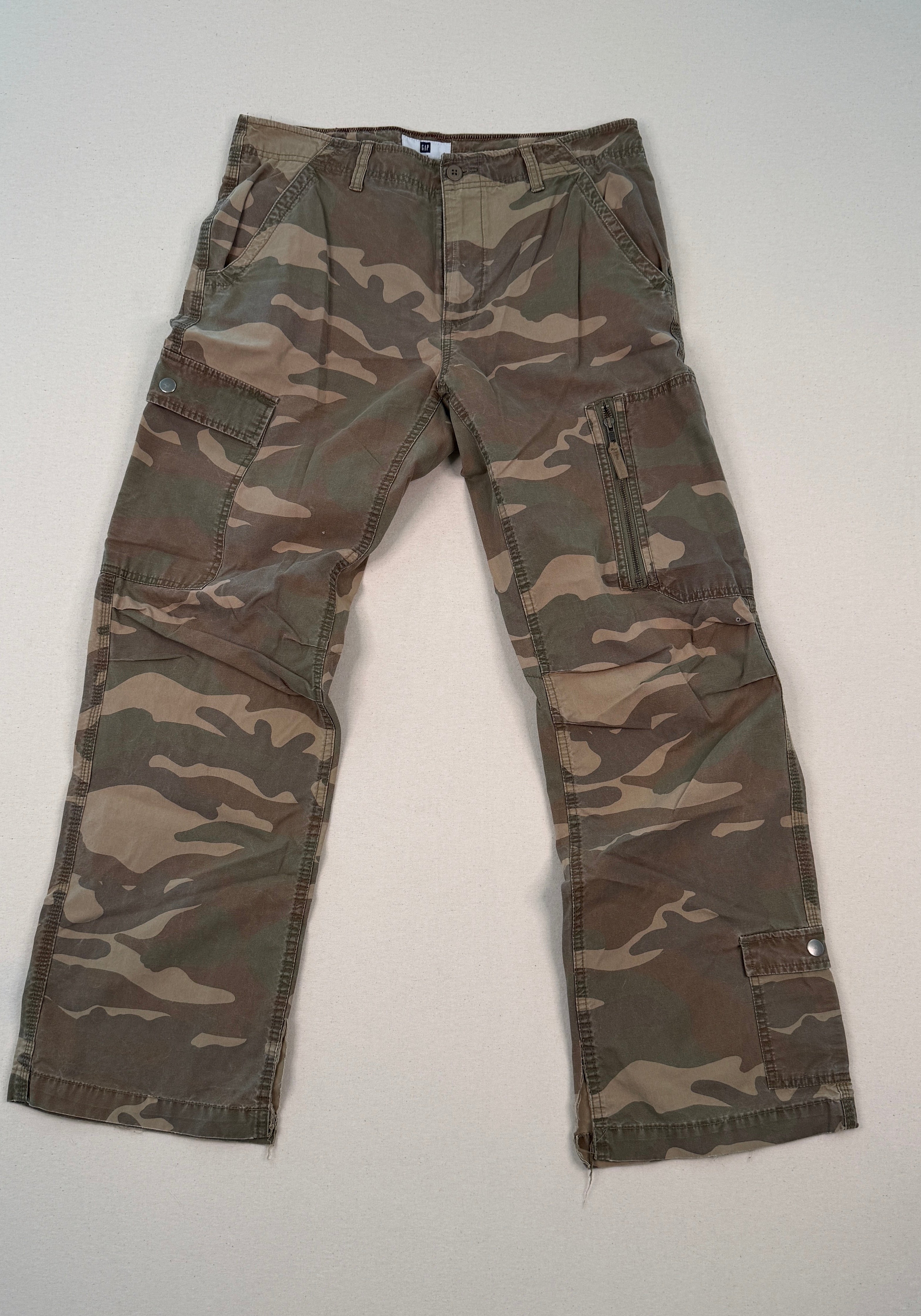 Vintage GAP Desert Camo Cargo Pants – Utility Fit – Men Are Going