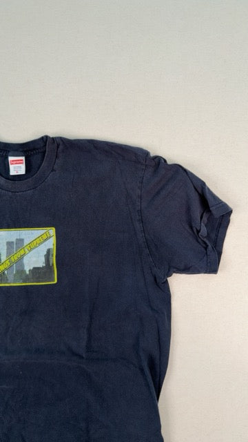 Supreme Greetings From Supreme Skyline Graphic T-Shirt – Navy XL