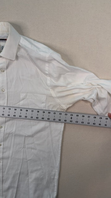 Vintage Van Heusen White Dress Shirt 16 32/33 | Classic Minimal Long Sleeve Button-Up