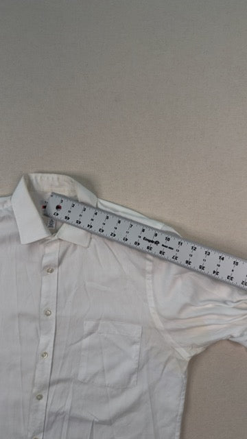 Vintage Van Heusen White Dress Shirt 16 32/33 | Classic Minimal Long Sleeve Button-Up