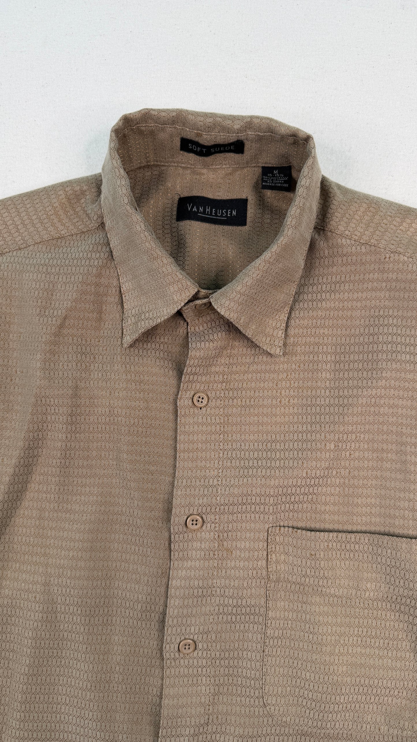 Vintage Van Heusen Textured Tan Button-Up Shirt | Men’s Medium 15–15½ | Minimal Long Sleeve Classic