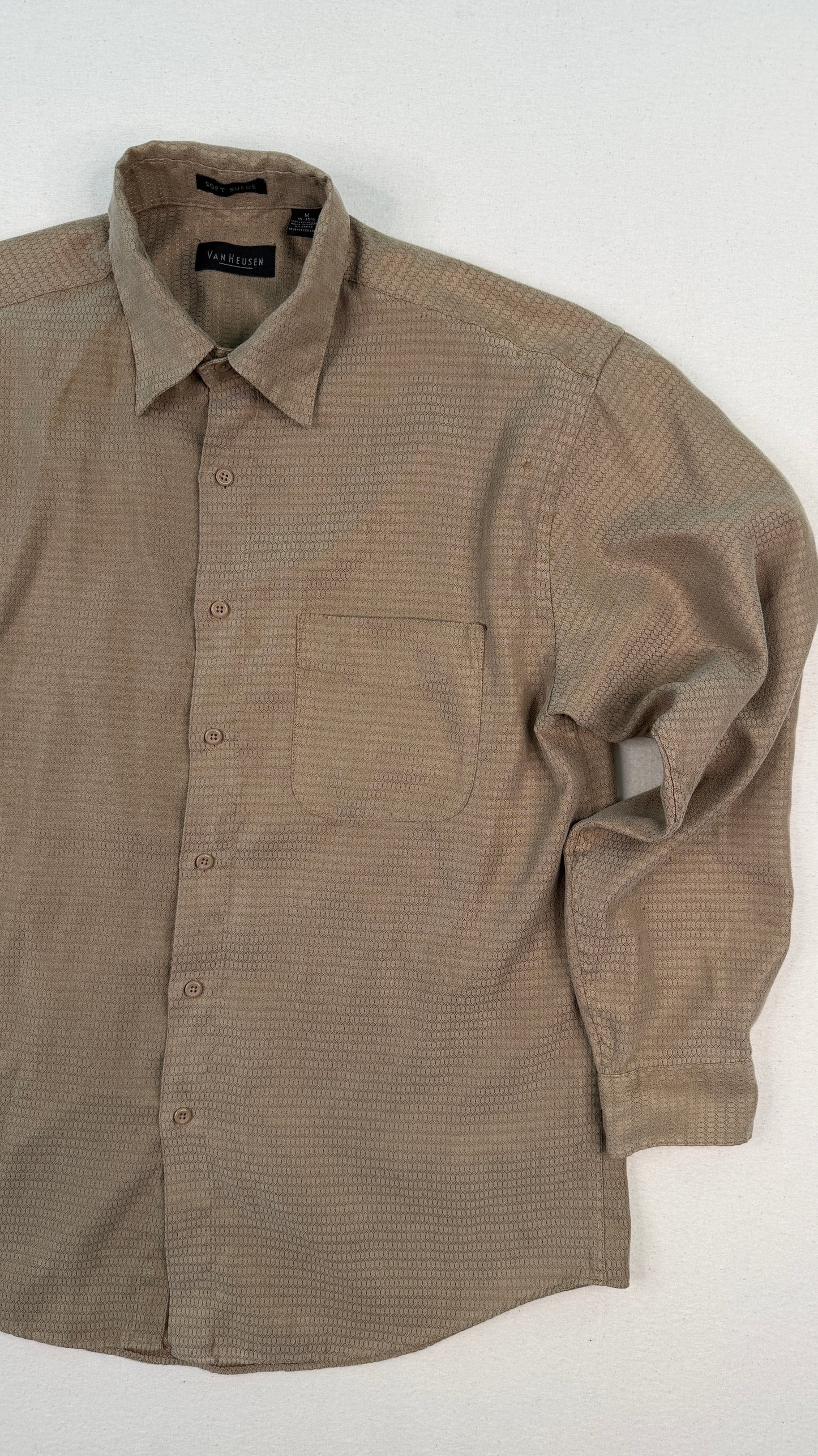 Vintage Van Heusen Textured Tan Button-Up Shirt | Men’s Medium 15–15½ | Minimal Long Sleeve Classic