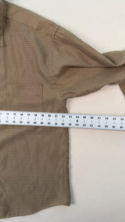 Vintage Van Heusen Textured Tan Button-Up Shirt | Men’s Medium 15–15½ | Minimal Long Sleeve Classic