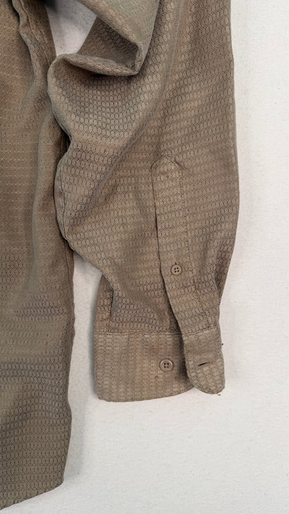 Vintage Van Heusen Textured Tan Button-Up Shirt | Men’s Medium 15–15½ | Minimal Long Sleeve Classic
