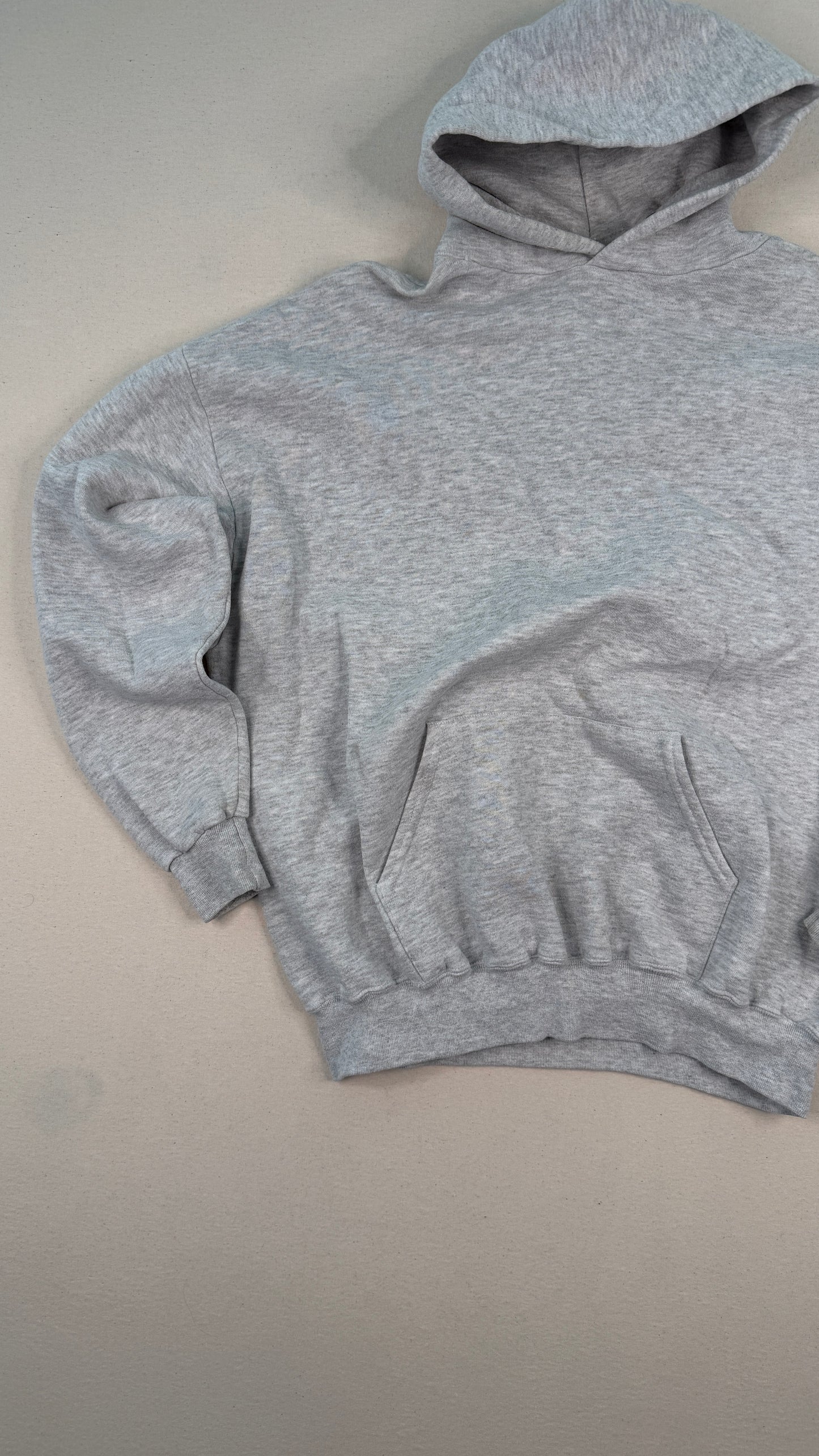 Vintage Trapper’s Bar & Grill Graphic Hoodie – Gray 2XL Y2K Streetwear Pullover