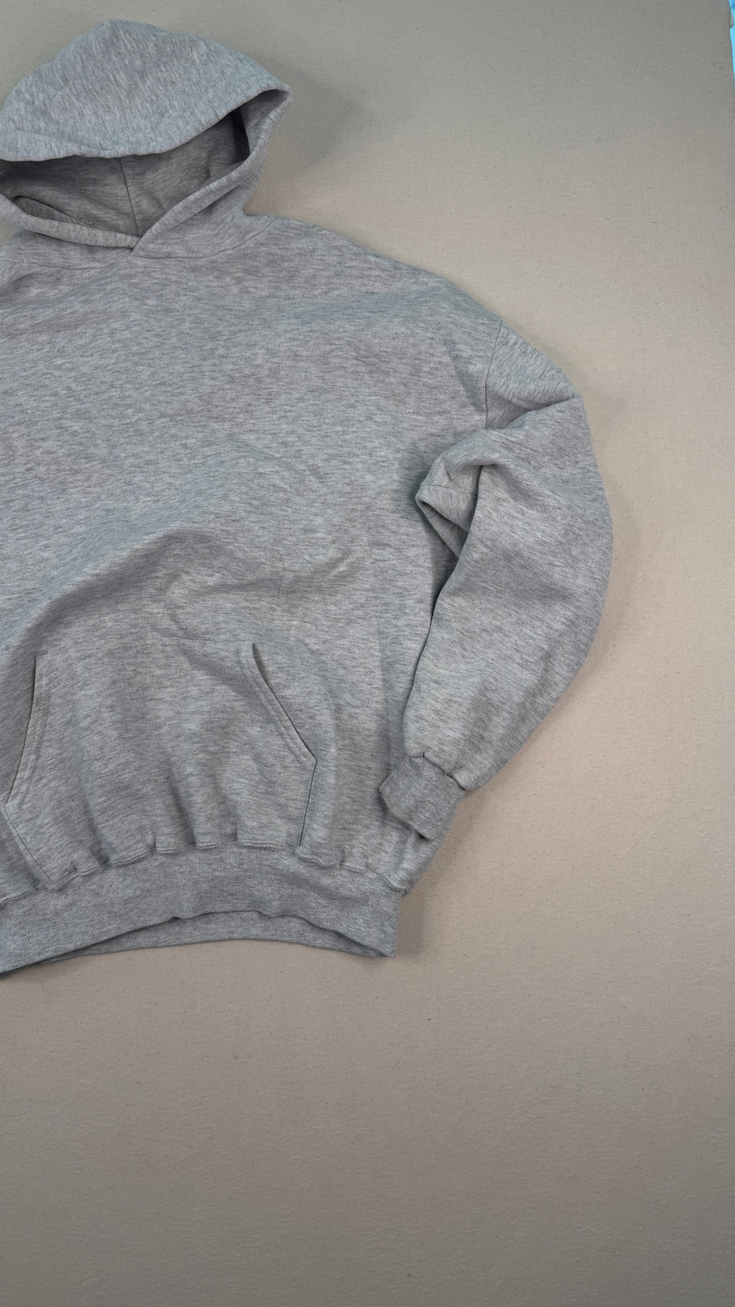 Vintage Trapper’s Bar & Grill Graphic Hoodie – Gray 2XL Y2K Streetwear Pullover