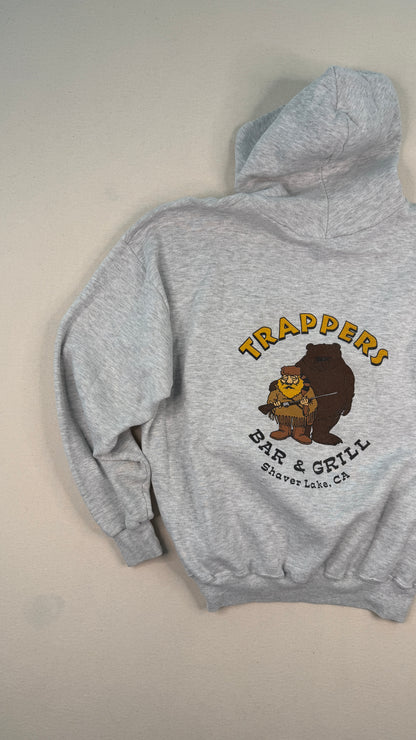 Vintage Trapper’s Bar & Grill Graphic Hoodie – Gray 2XL Y2K Streetwear Pullover