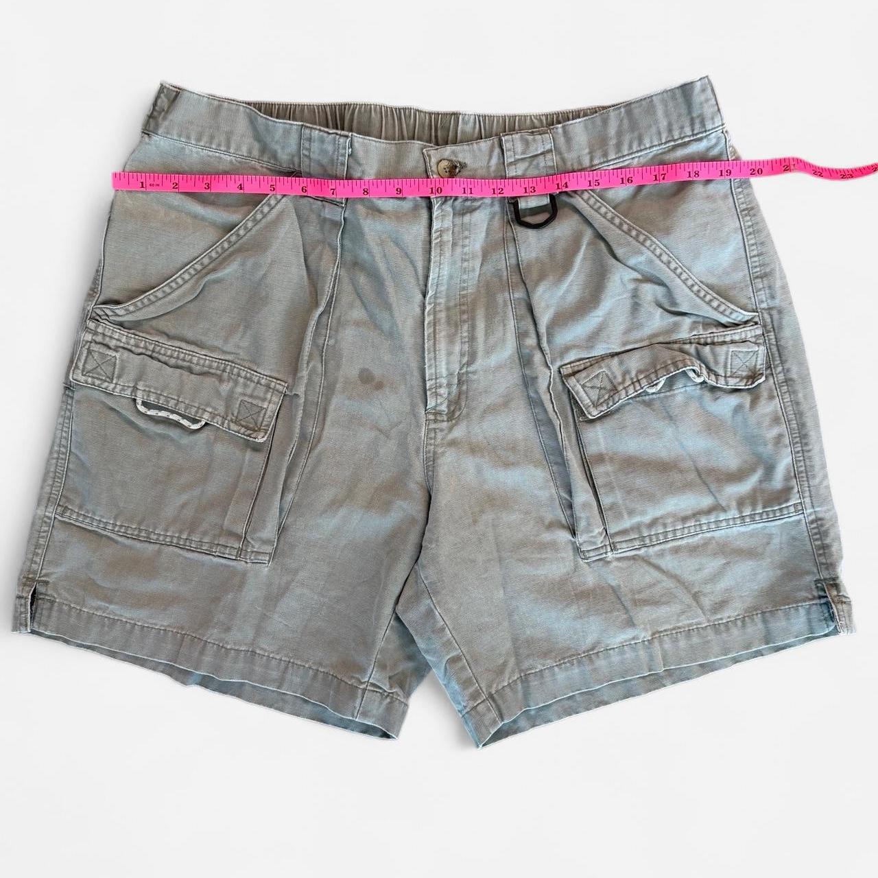 Columbia Sportswear Men's grey khaki Shorts