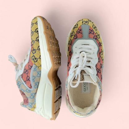 أحذية رياضية متعددة الألوان من غوتشي للرجال