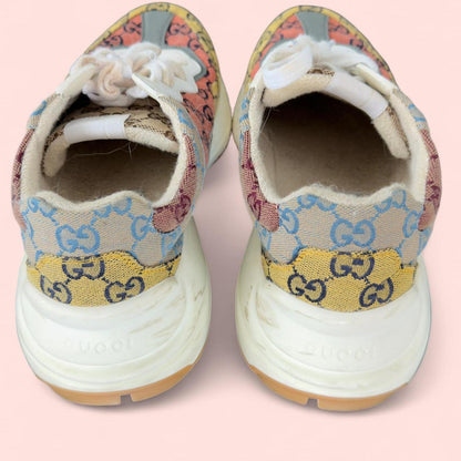 أحذية رياضية متعددة الألوان من غوتشي للرجال