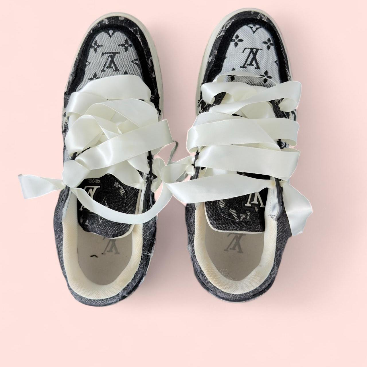 Louis Vuitton Men's black white Trainers