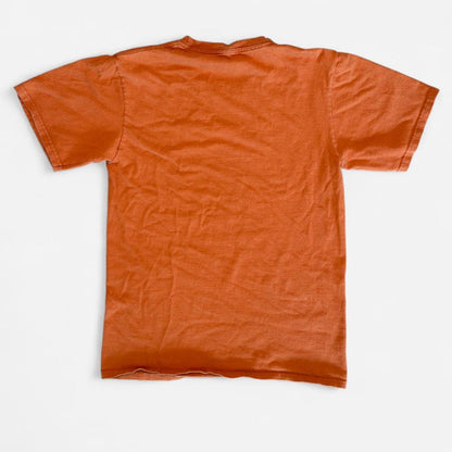 تيشيرتات نسائية برتقالية اللون