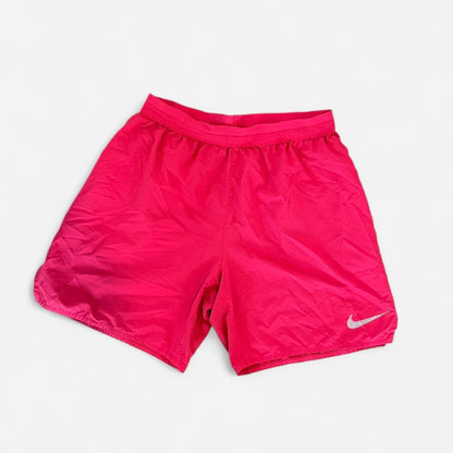 شورت رجالي وردي من نايكي