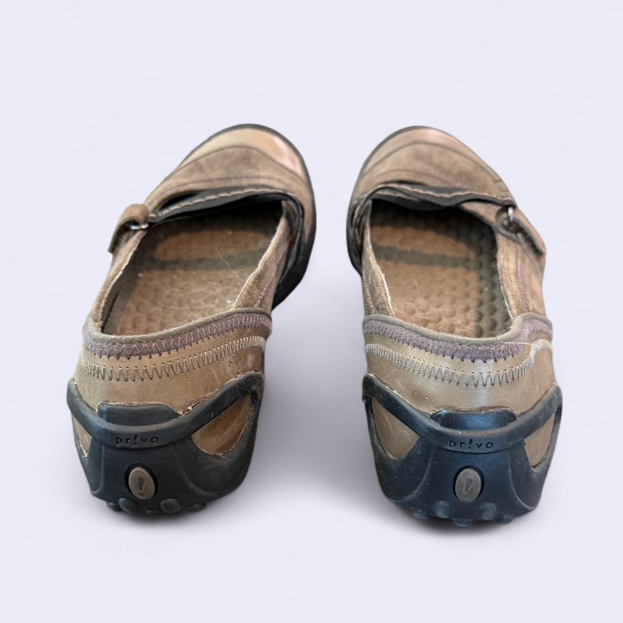 Clarks Women's brown grey Flip flops