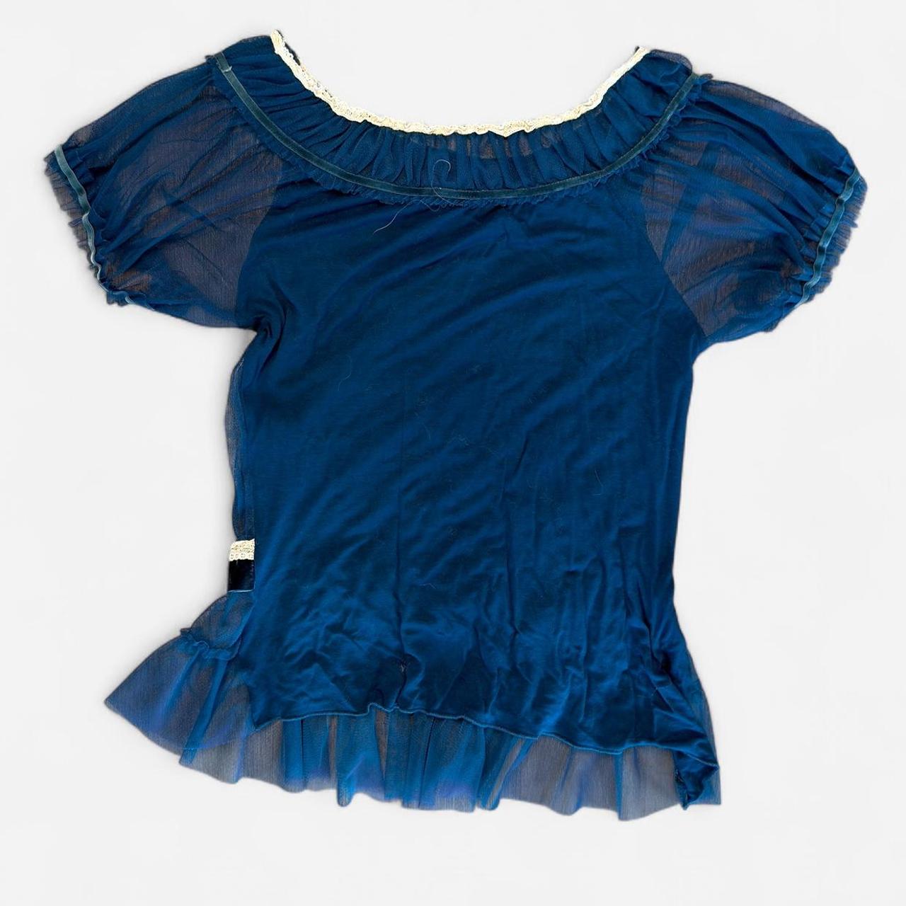 بلوزات نسائية زرقاء داكنة