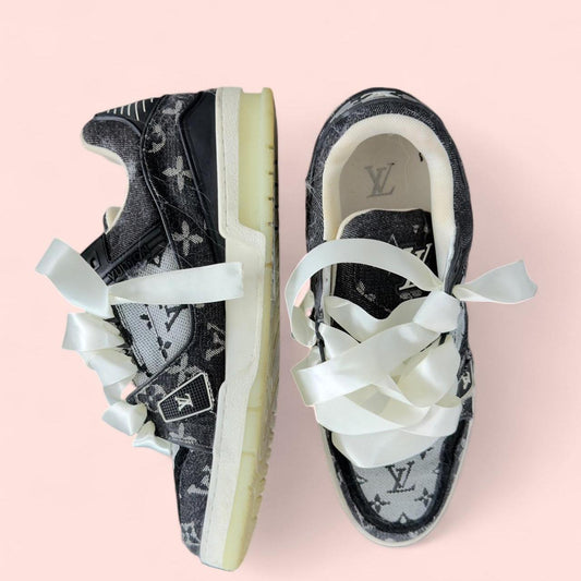 Louis Vuitton Men's black white Trainers