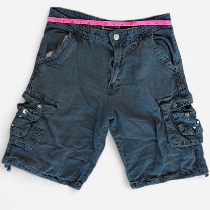 شورت سباحة رجالي من Riot Swim باللونين الأسود والرمادي