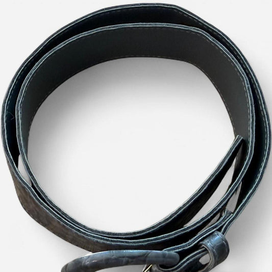 أحزمة نسائية باللونين الأسود والرمادي