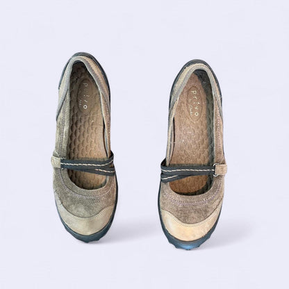 Clarks Women's brown grey Flip flops