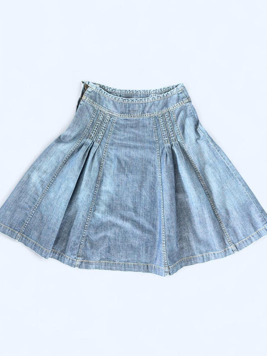 Super Cute Y2K-Style Pleated Denim Skirt with Gold Button Details