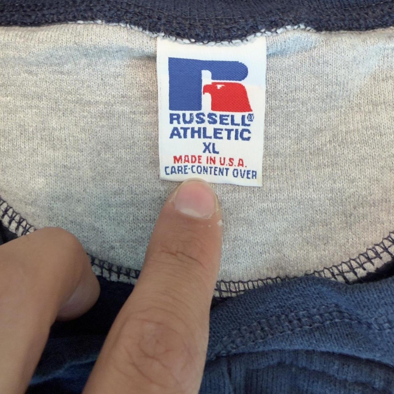 كنزات رياضية رجالية من راسل أثليتيك باللون الأزرق الداكن