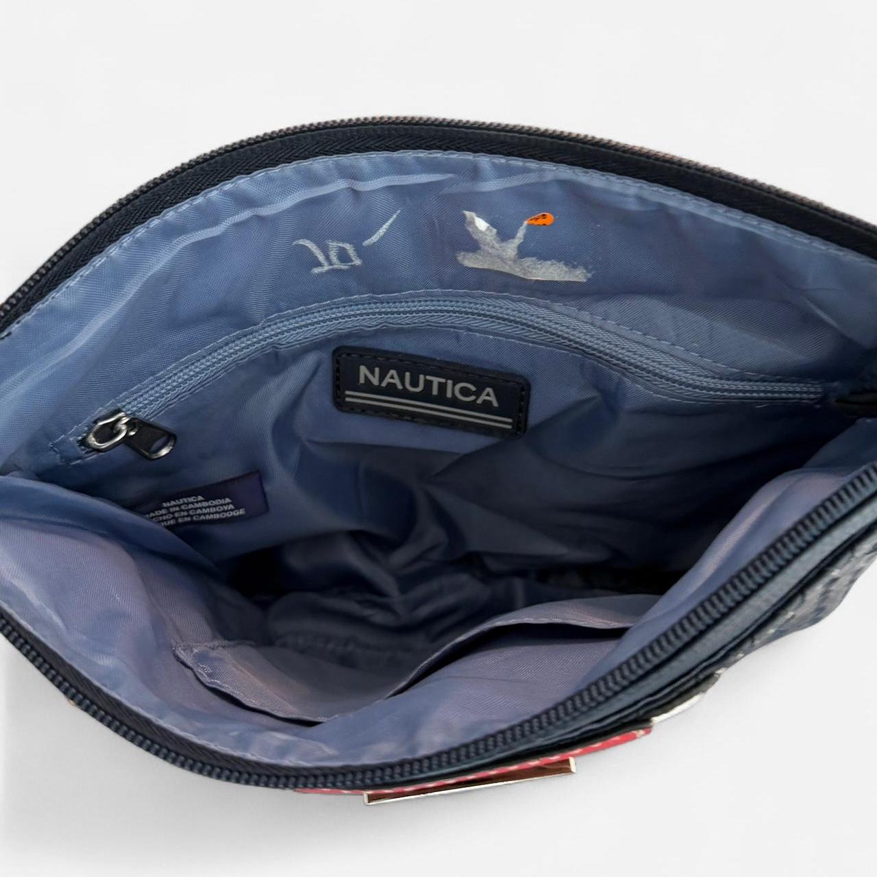 حقائب نوتيكا النسائية باللون الأزرق الداكن