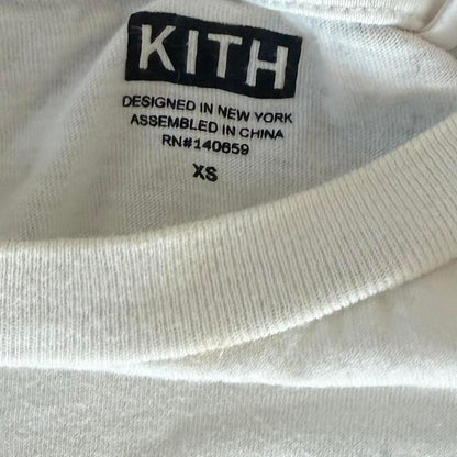 بلوزات قصيرة بيضاء كريمية اللون من كيث للنساء