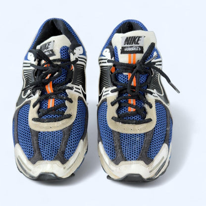 حذاء رياضي رجالي من نايكي باللون الأزرق متعدد الألوان