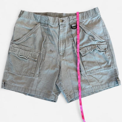 Columbia Sportswear Men's grey khaki Shorts