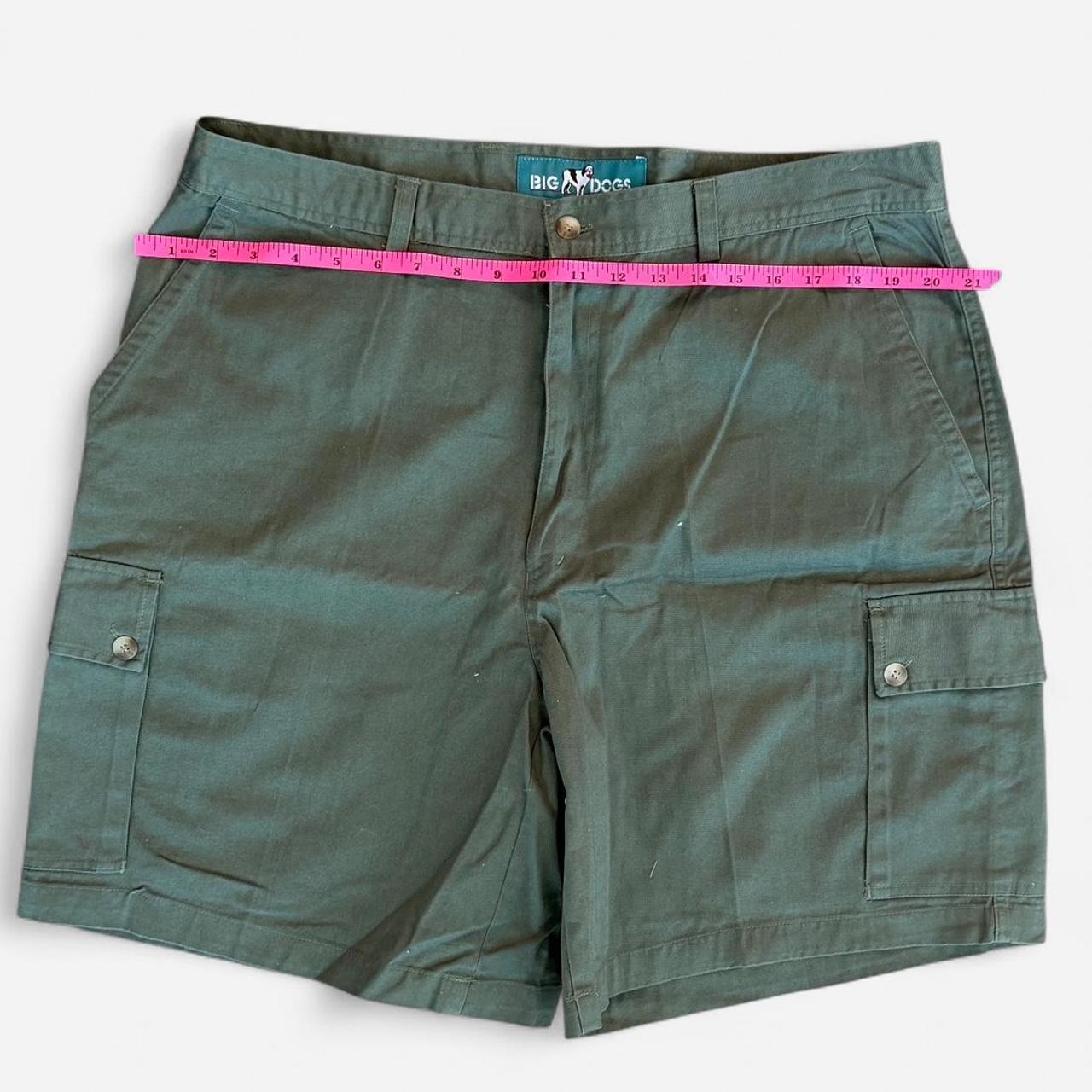 Big Dogs Men's green khaki Shorts