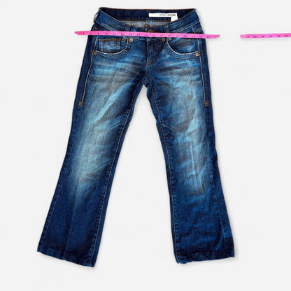 بنطلون جينز نسائي من DKNY باللون الأزرق الداكن