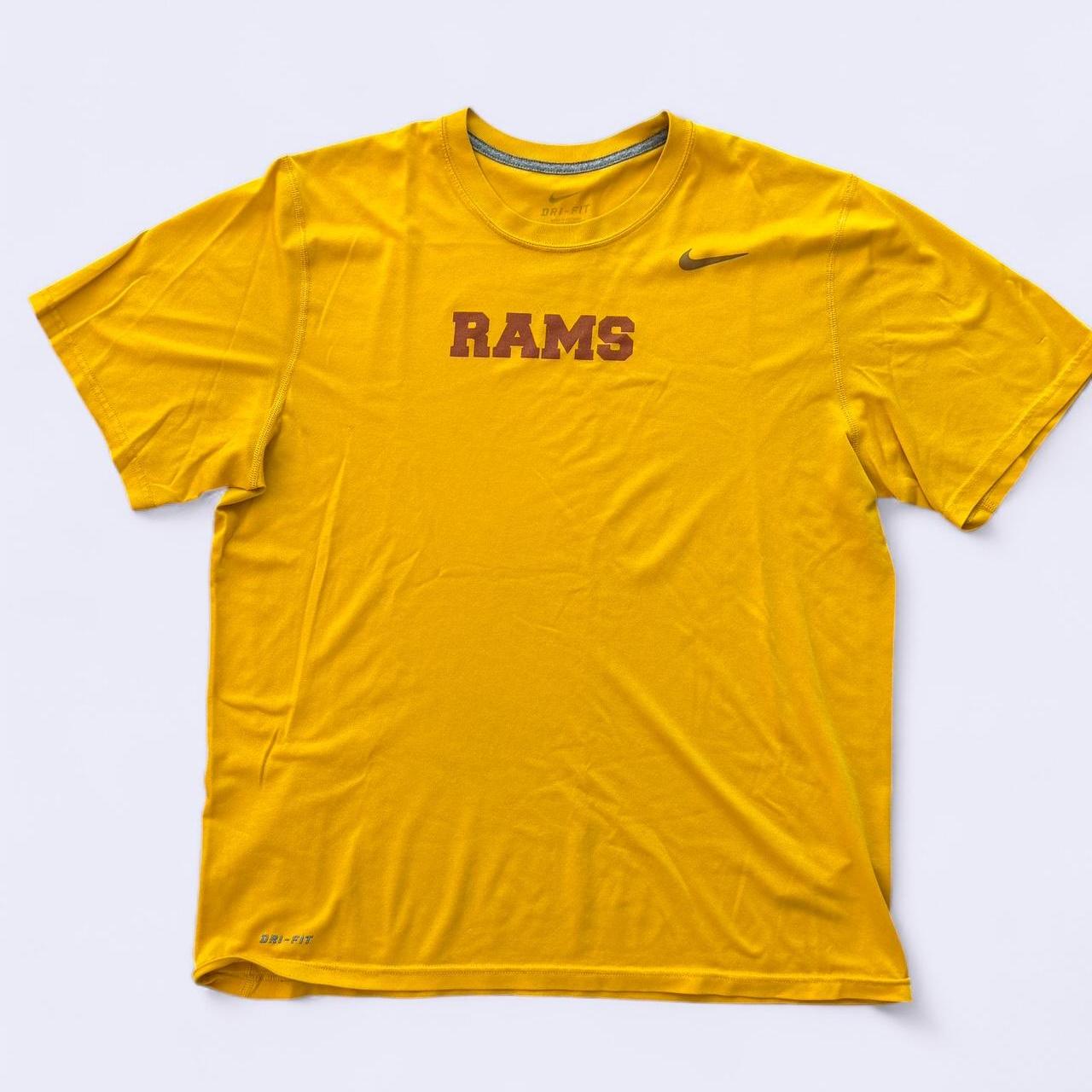 تيشيرتات نايكي رجالية باللون الذهبي الأصفر