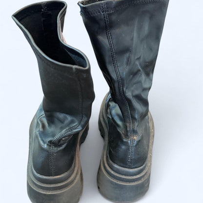 أحذية زارا النسائية باللونين الأسود والرمادي