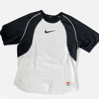 Nike Men's white black T-shirts