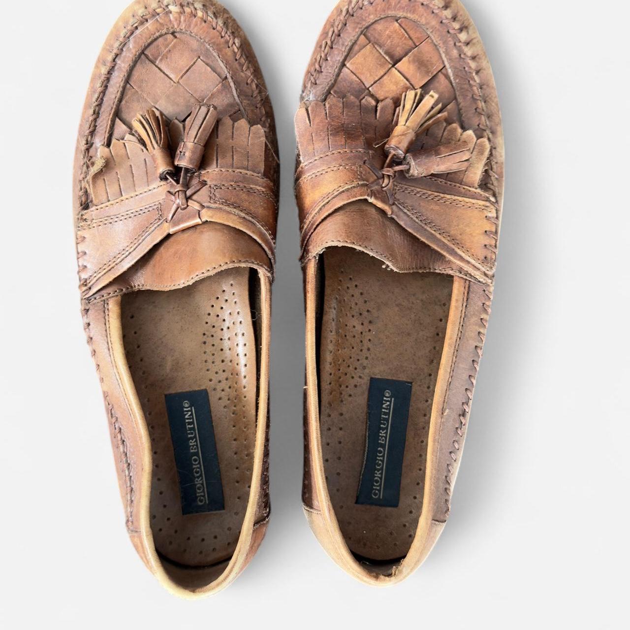 شباشب رجالية بنية اللون