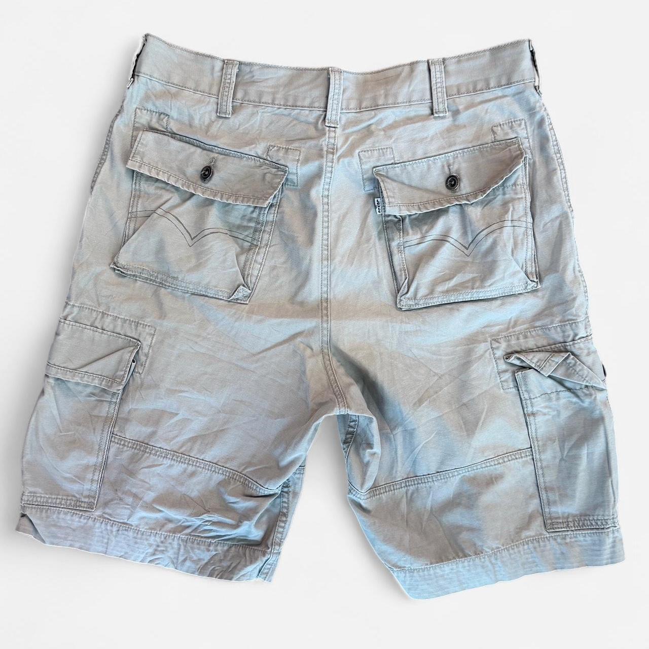 Levi's Men's tan cream Shorts