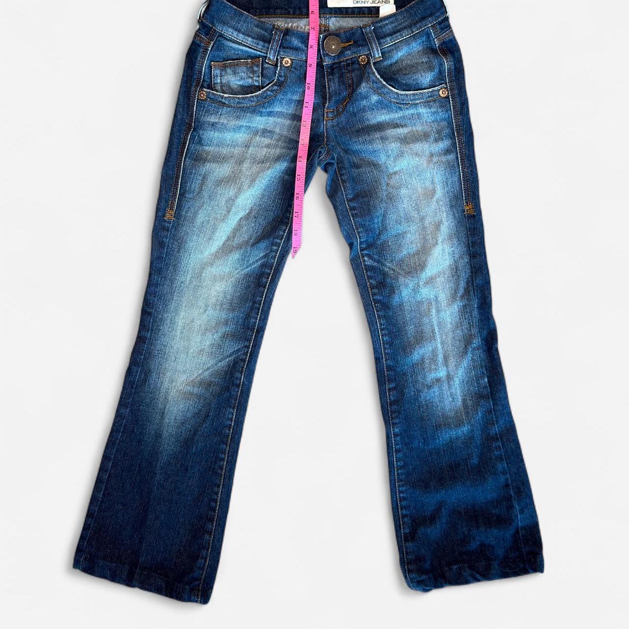 بنطلون جينز نسائي من DKNY باللون الأزرق الداكن