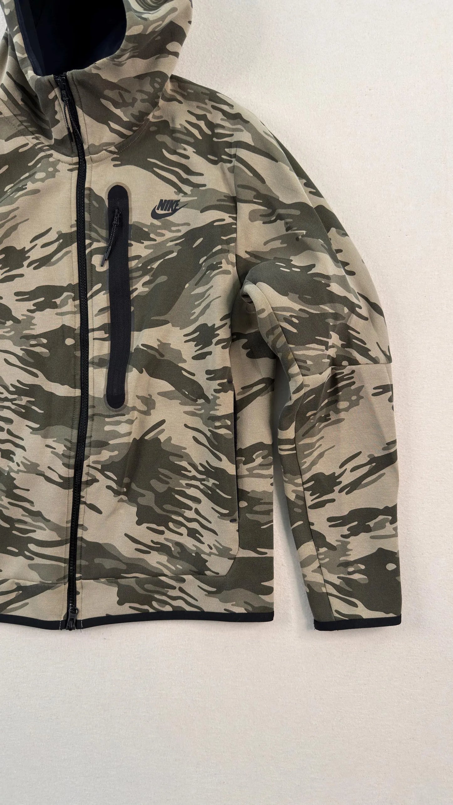 Vintage Nike Tiger Camo Full Zip Hoodie Olive Green Y2K Techwear Streetwear - Men’s Medium