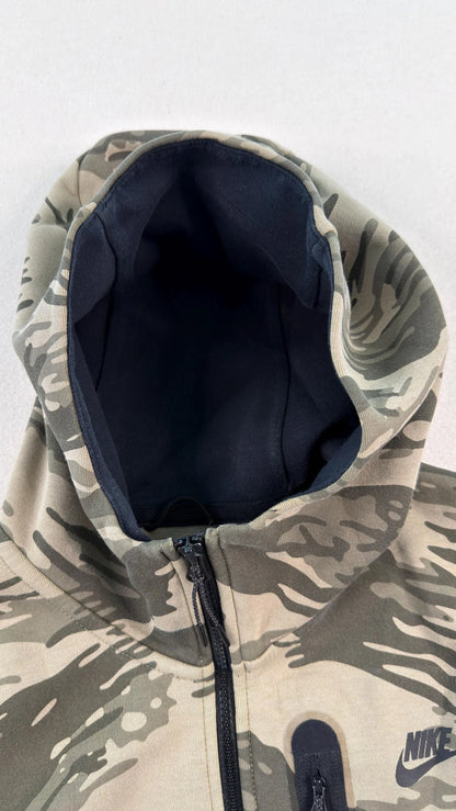 Vintage Nike Tiger Camo Full Zip Hoodie Olive Green Y2K Techwear Streetwear - Men’s Medium